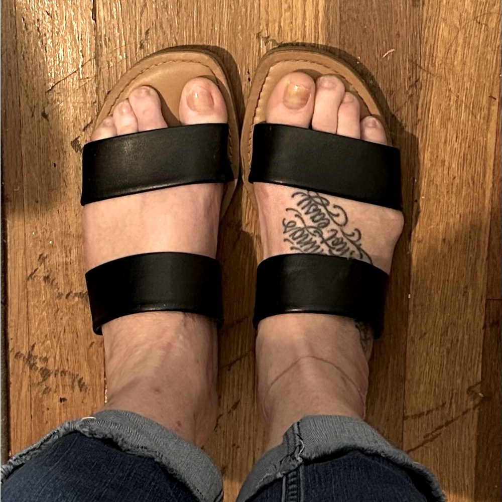 Women’s Universal Thread Sandals, Slip on, Two Bands, Size 9.0, Black